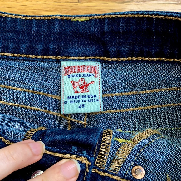 True Religion Josie Shorts Dark Wash - Picture 9 of 9